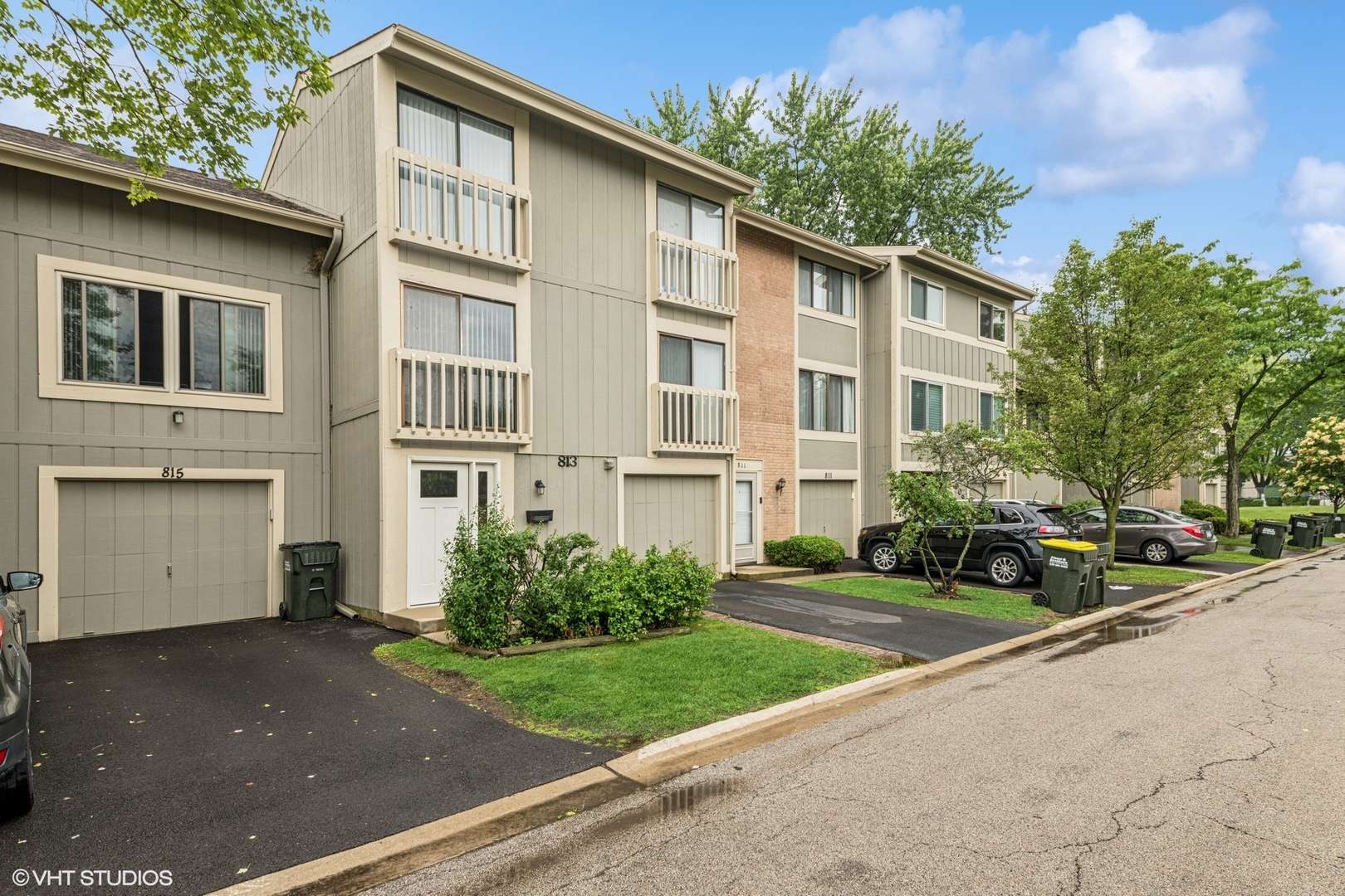 813 SHAWNEE TRL, Roselle, IL 60172