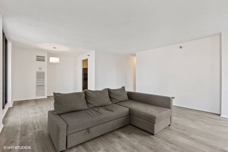 Chicago, IL 60654,70 W Huron ST #603