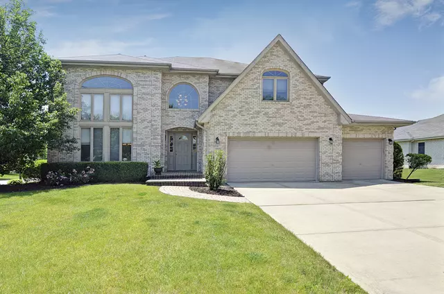 2301 Kerry LN, Darien, IL 60561