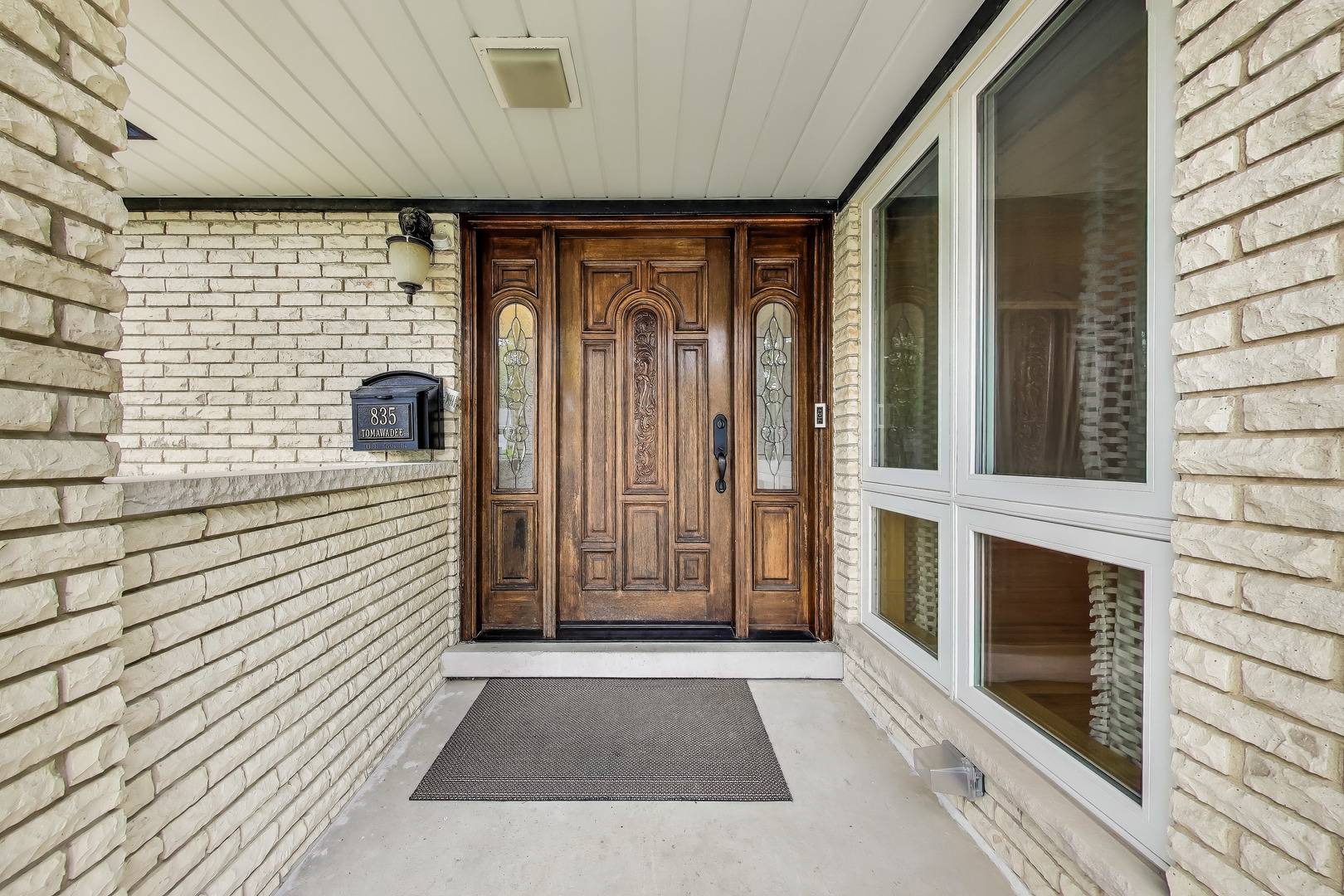 Park Ridge, IL 60068,835 TOMAWADEE LN