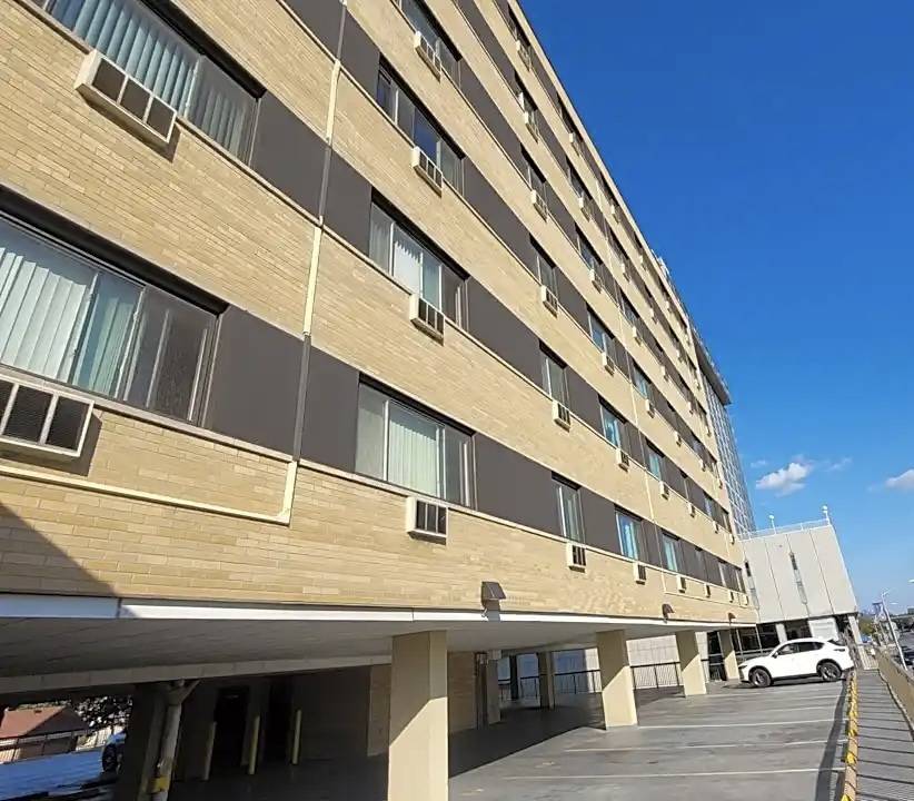 Elmwood Park, IL 60707,7300 W North AVE #1L