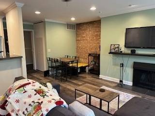 Lisle, IL 60532,5950 OAKWOOD DR #1F