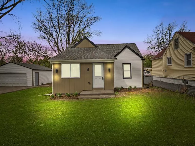 1326 N Poplar AVE, Round Lake Beach, IL 60073
