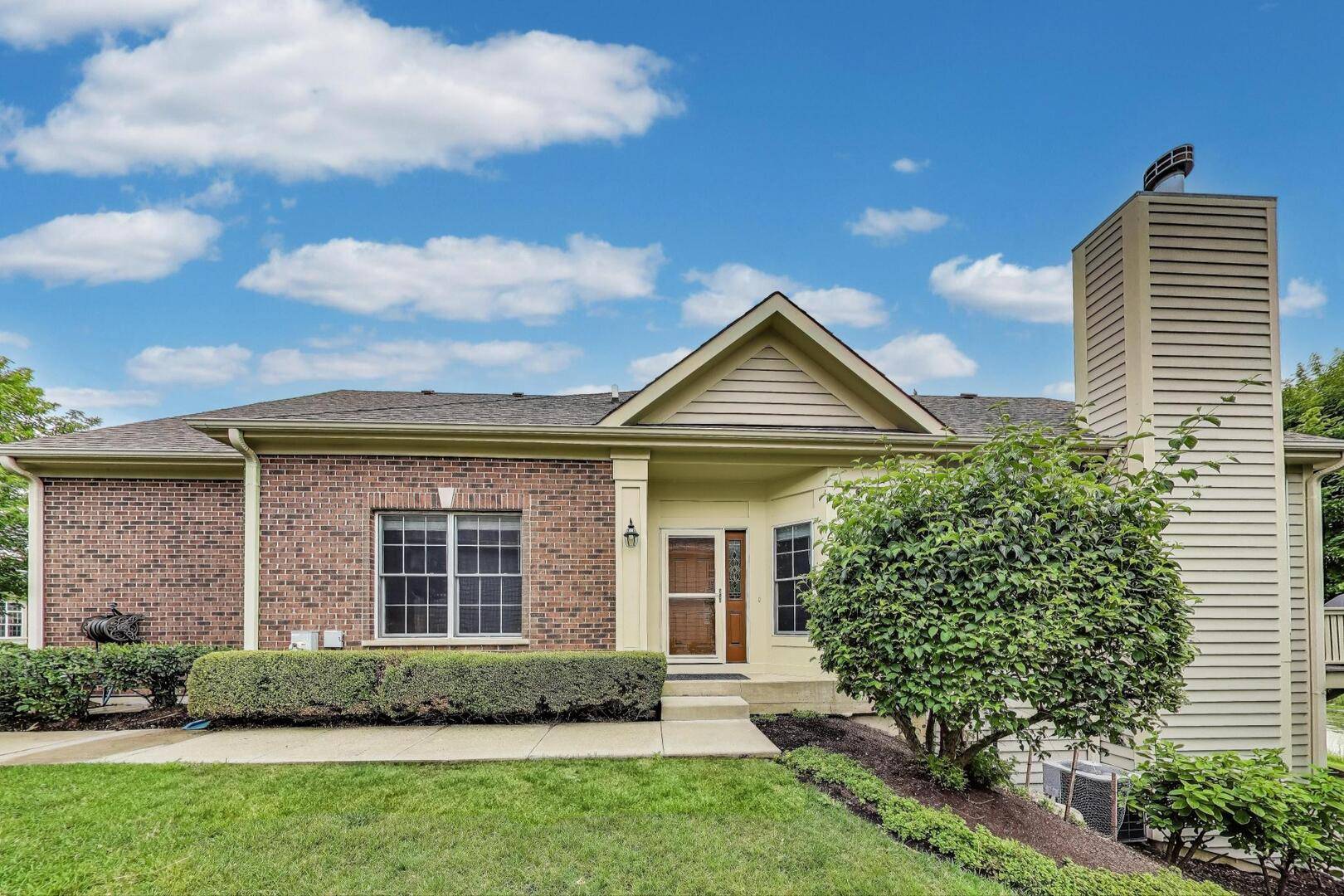 Lake In The Hills, IL 60156,4210 Coyote Lakes CIR