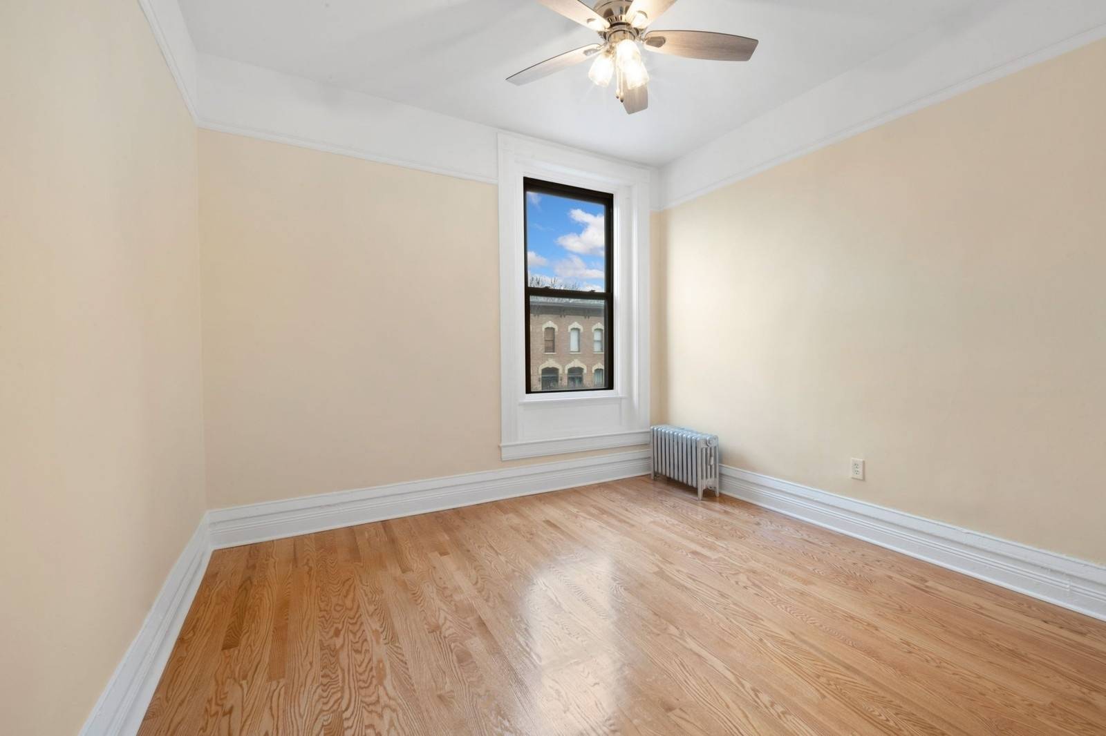 Chicago, IL 60616,3136 S Prairie AVE #2