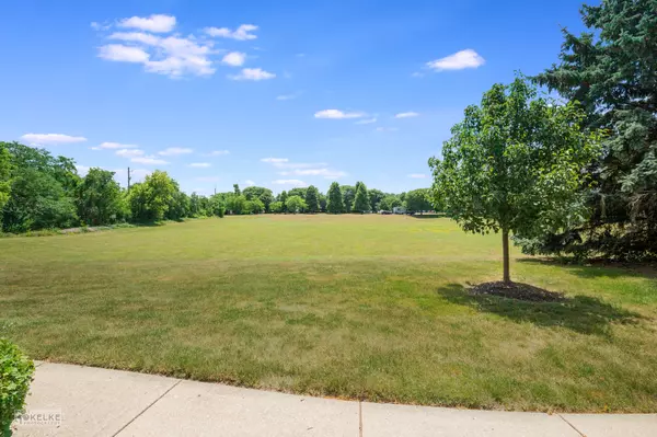 Plainfield, IL 60586,2326 Woodhill CT