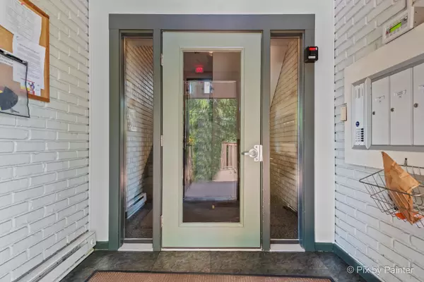 Westmont, IL 60559,61 W Pier DR #201