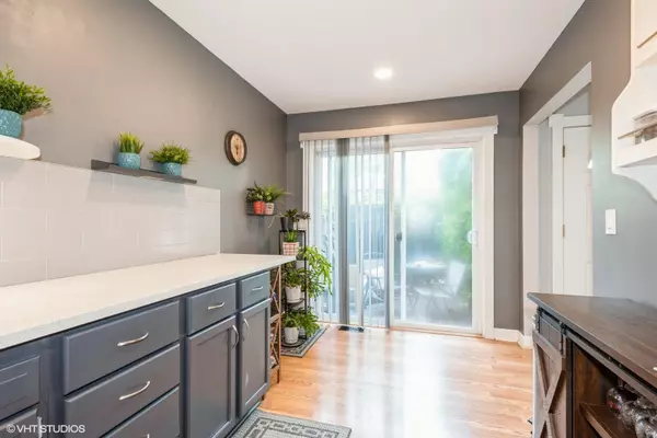 Downers Grove, IL 60516,7345 Winthrop WAY #1