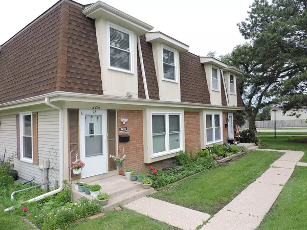 2216 Andover CT, Schaumburg, IL 60194