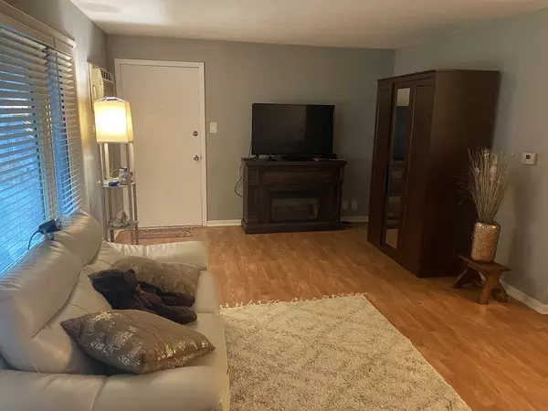 Oak Lawn, IL 60453,10403 S Keating AVE #1C