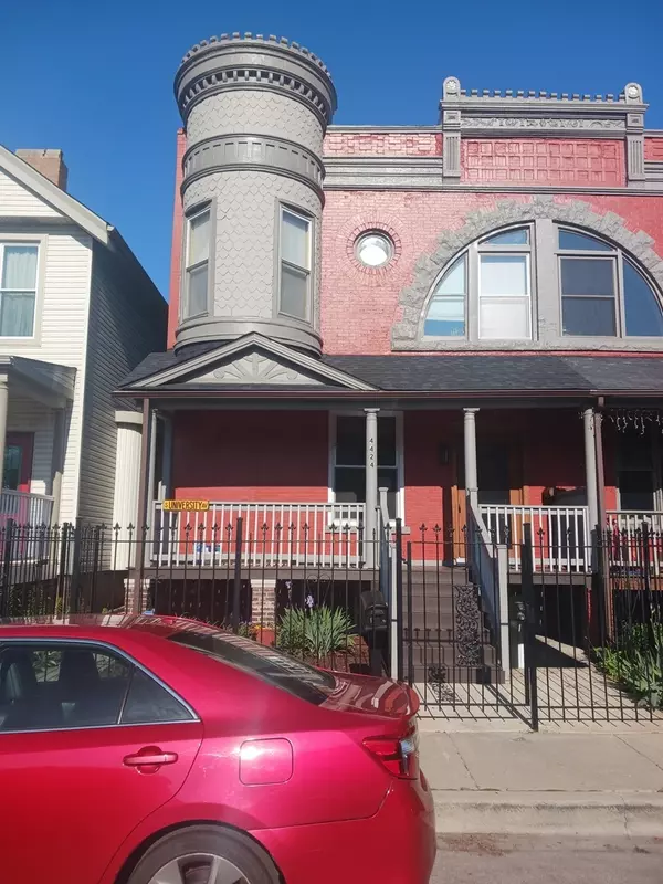 4424 S University AVE, Chicago, IL 60653