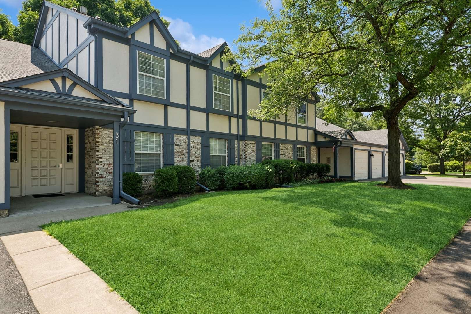 Schaumburg, IL 60193,31 Waterbury LN #O1