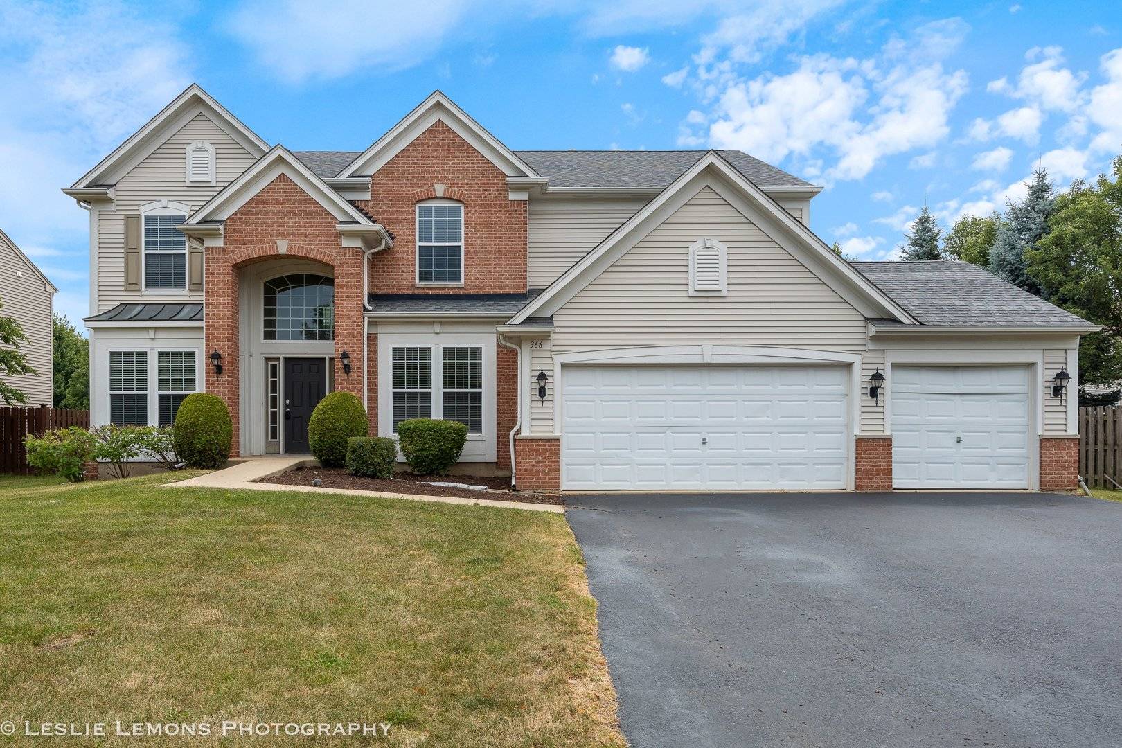 366 Tiger ST, Bolingbrook, IL 60490