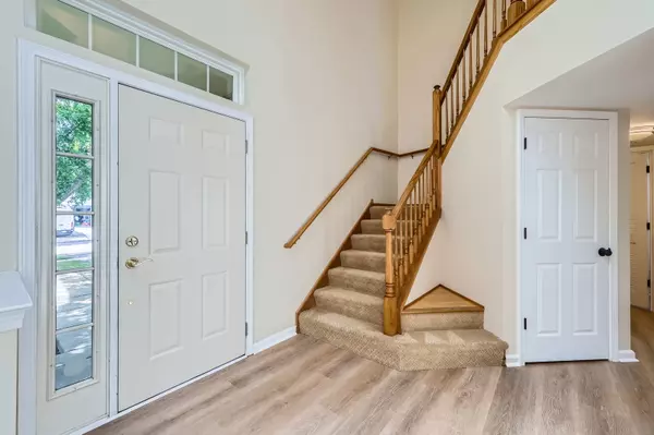 Mundelein, IL 60060,1208 Darnell DR