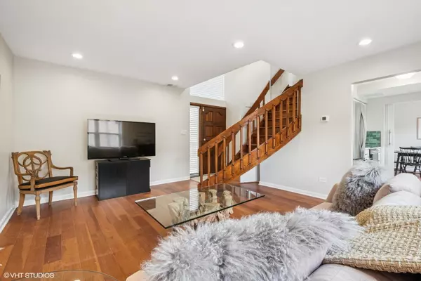 Evanston, IL 60202,840 Forest AVE #C