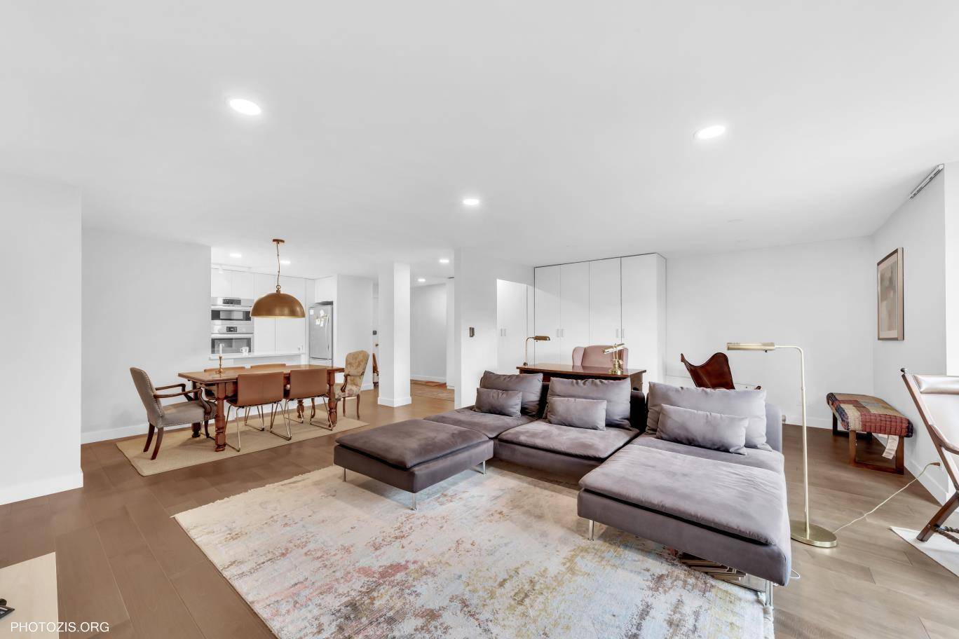 Park Ridge, IL 60068,300 Thames Pkwy #2A
