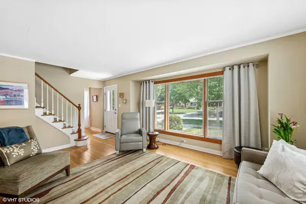Arlington Heights, IL 60005,530 S Vail AVE