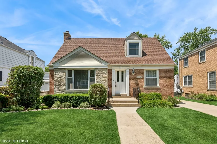 530 S Vail AVE, Arlington Heights, IL 60005