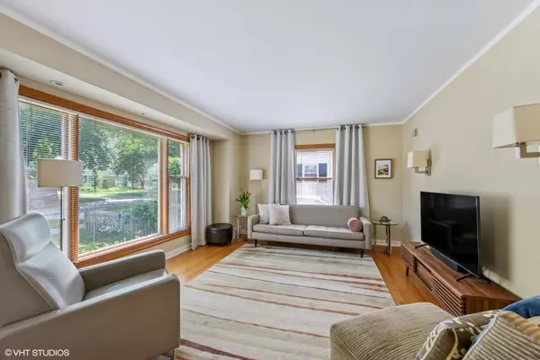Arlington Heights, IL 60005,530 S Vail AVE