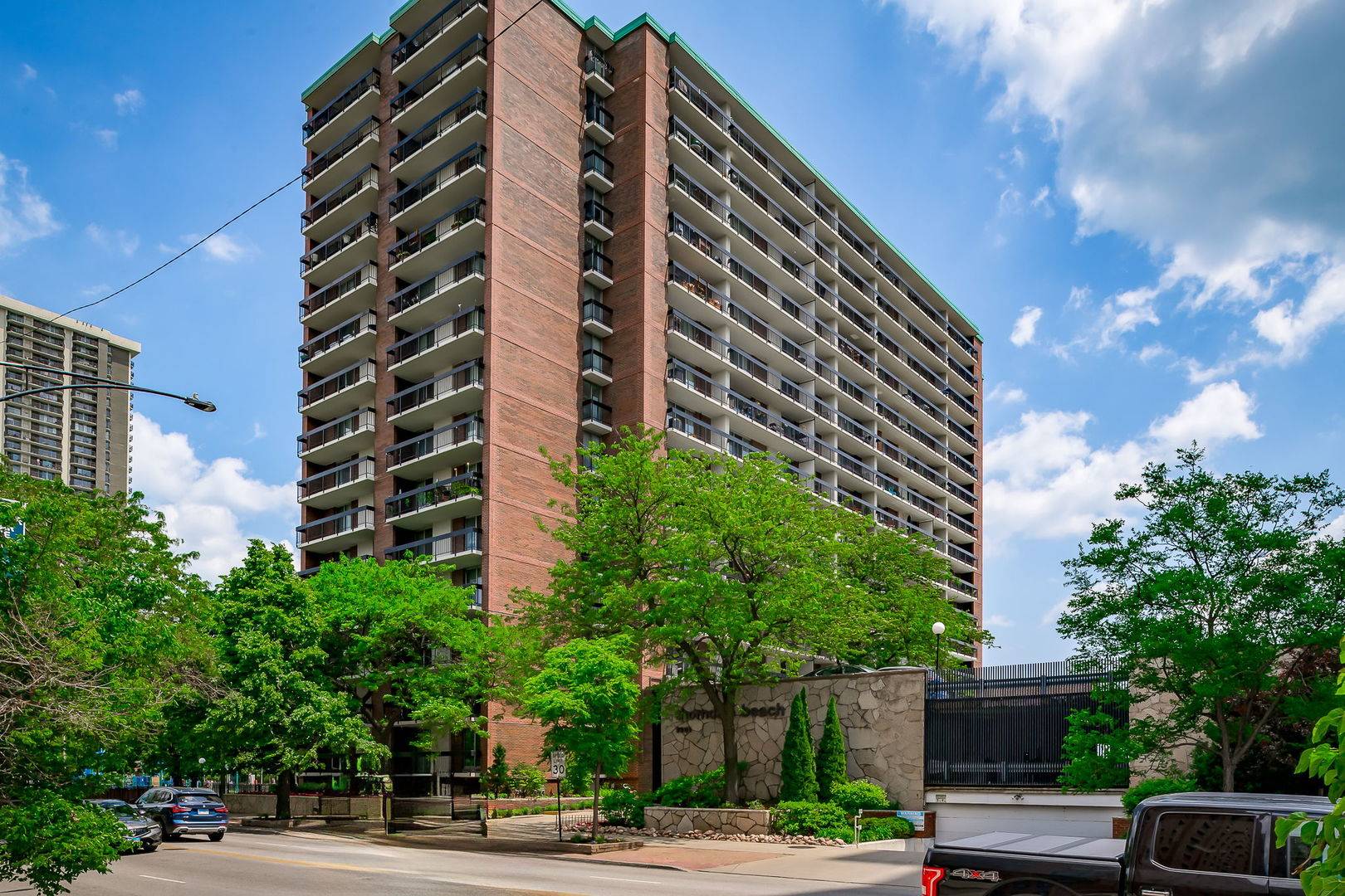 5901 N Sheridan RD #12D, Chicago, IL 60660