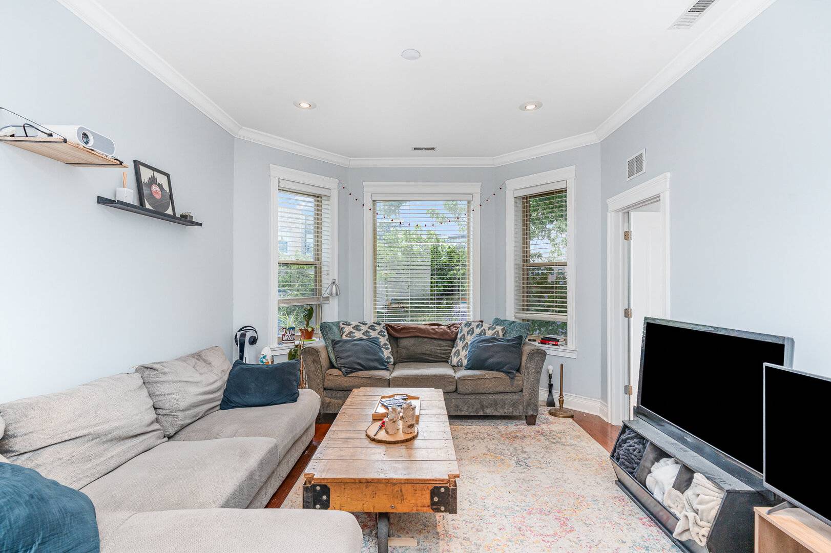 Chicago, IL 60647,2725 N KEDZIE AVE #2