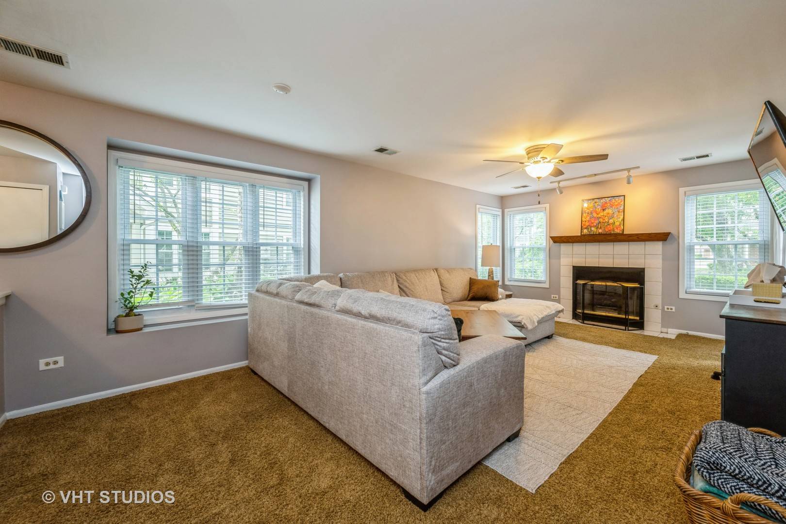 Schaumburg, IL 60194,285 Sheffield DR