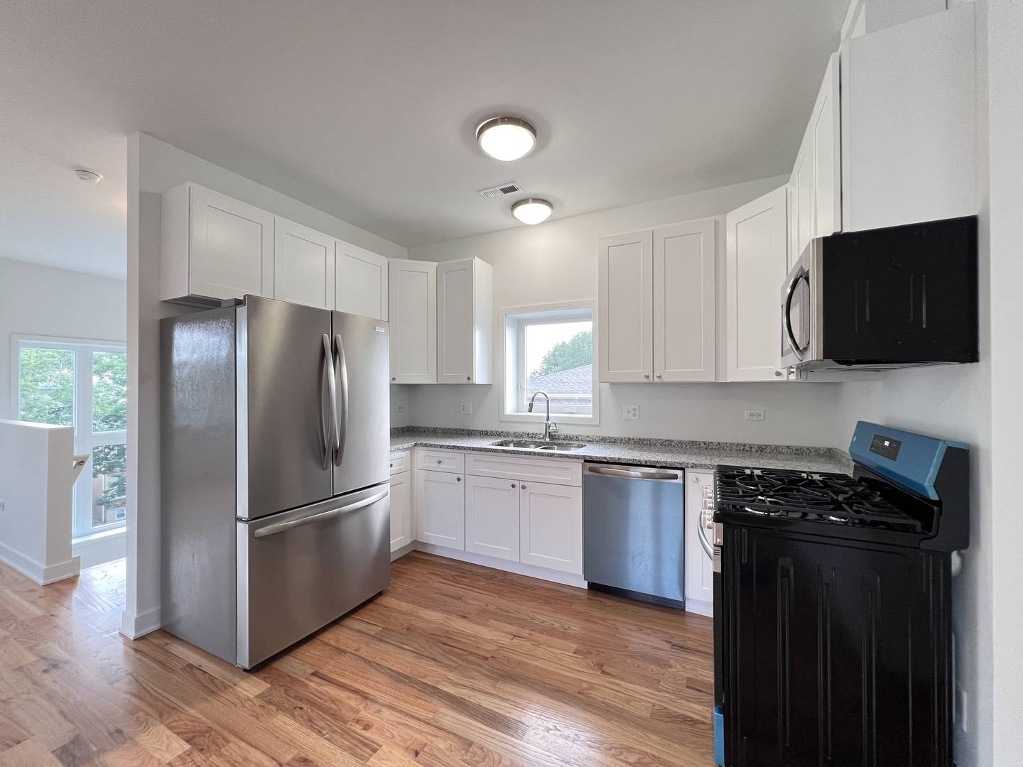 Chicago, IL 60616,226 W 24th ST #3