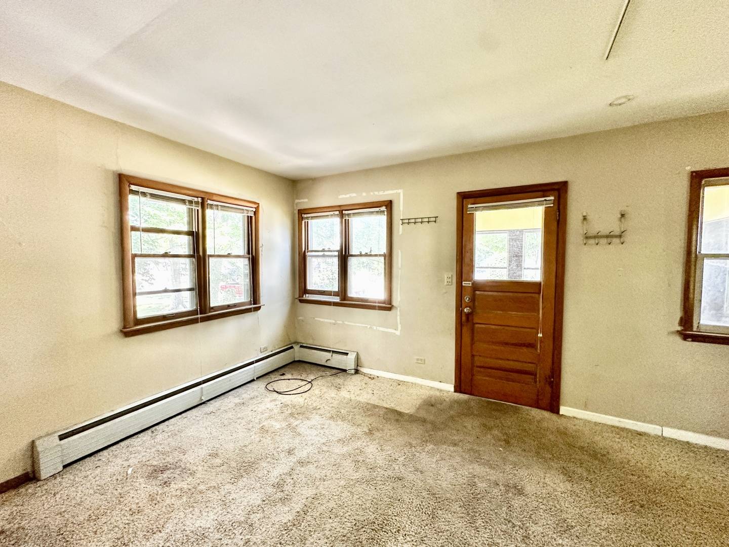 Elgin, IL 60120,673 Parkway AVE