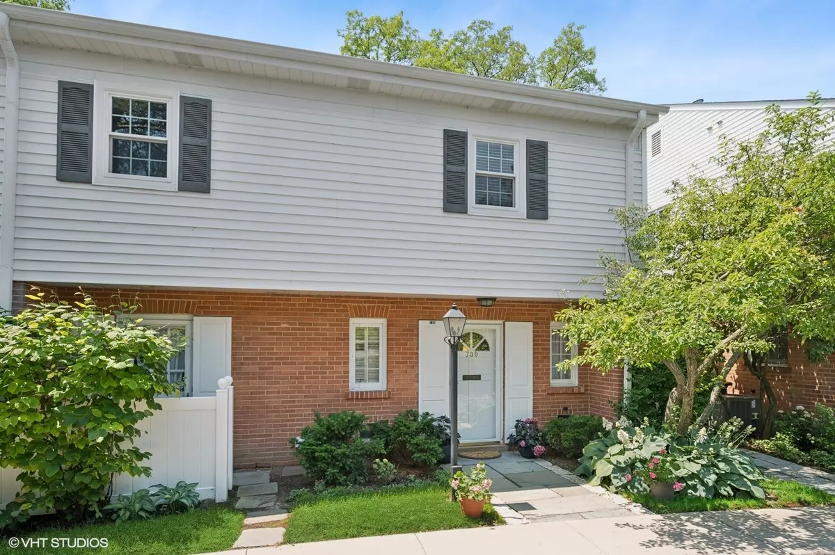 Winnetka, IL 60093,730 Oak ST