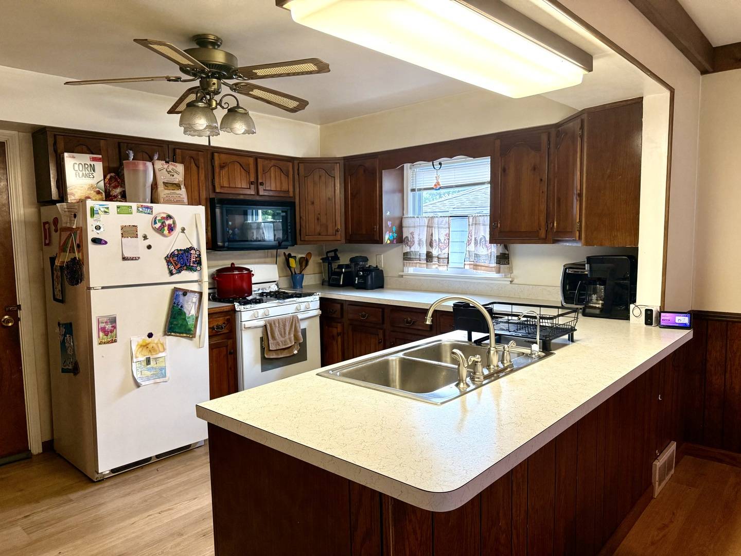 Elgin, IL 60123,261 S Edison AVE