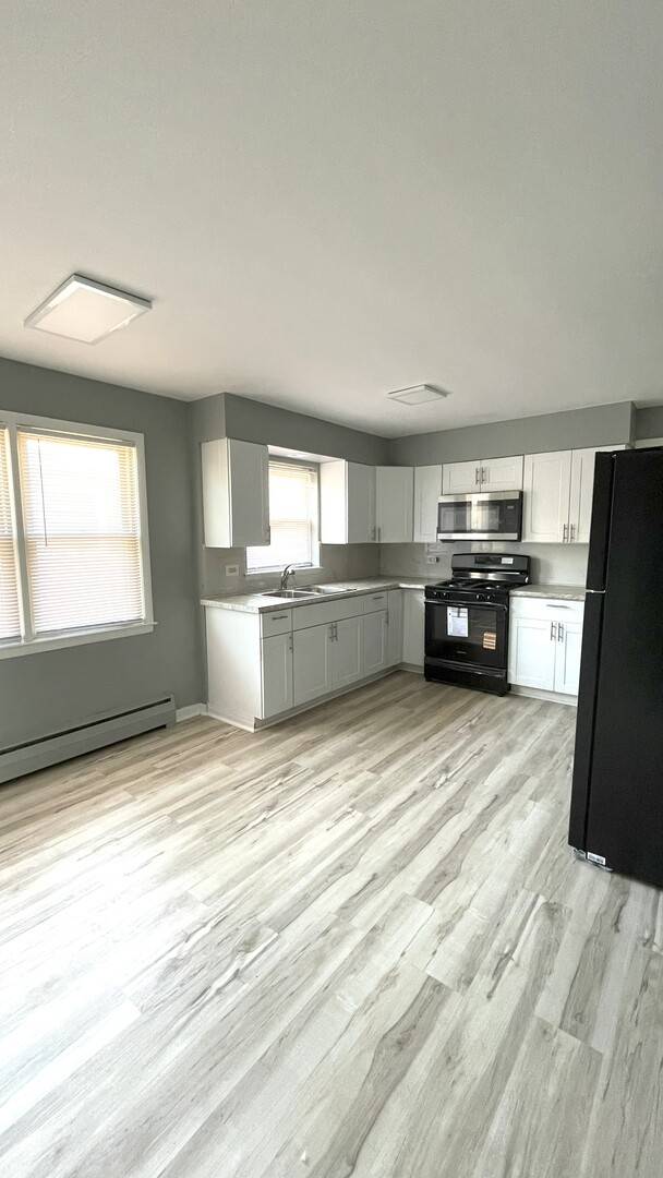 Riverdale, IL 60827,14047 S School ST #3W