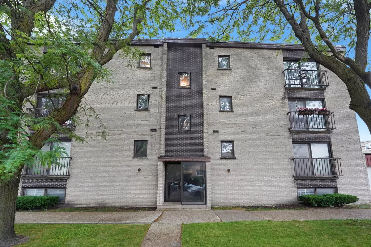 Chicago, IL 60625,5200 N Rockwell ST #3N