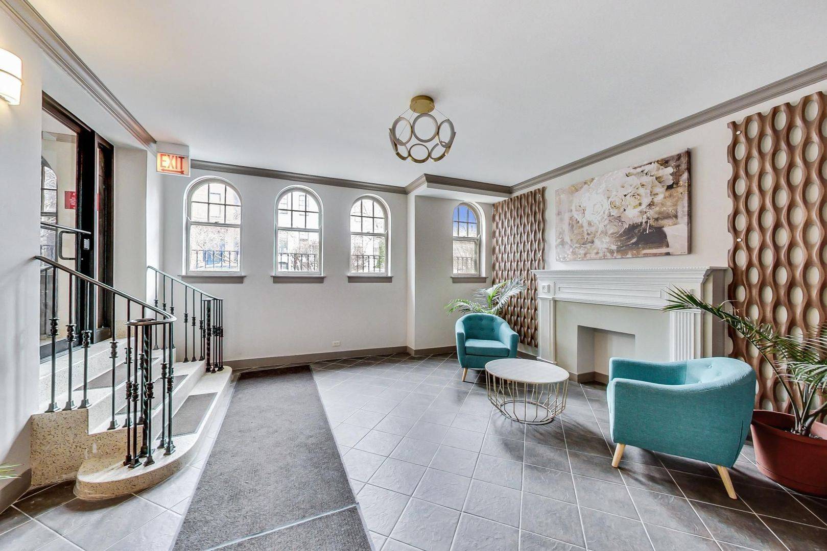 Chicago, IL 60614,1824 N Lincoln Park West #304