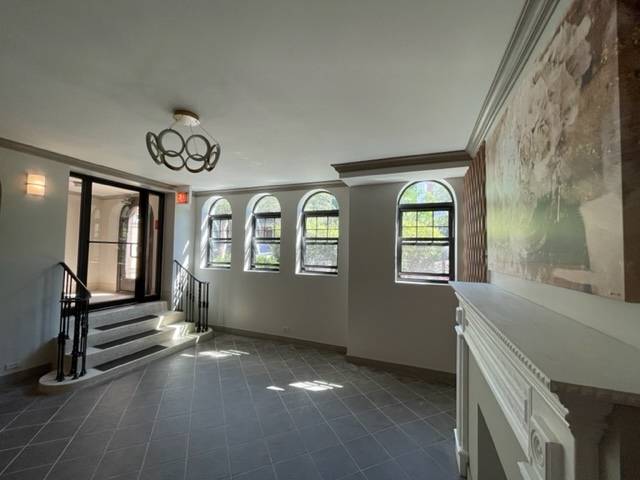 Chicago, IL 60614,1824 N Lincoln Park West #304
