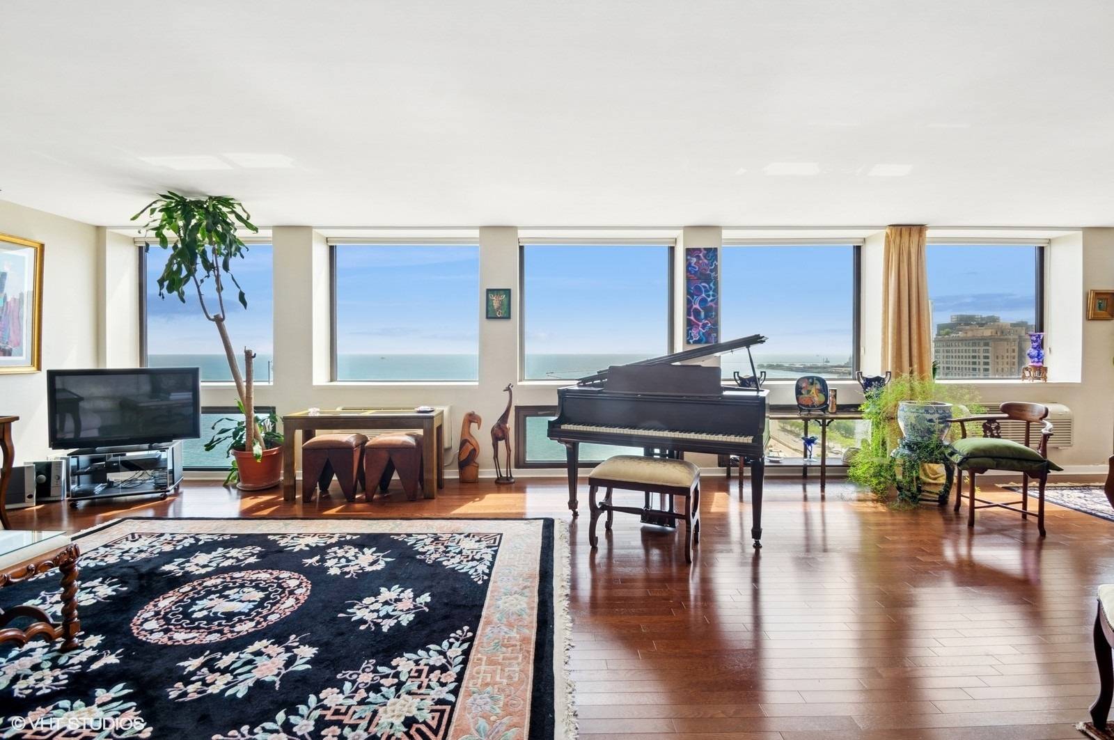 Chicago, IL 60611,1110 N Lake Shore DR #20S