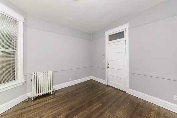 Oak Park, IL 60302,320 Lake ST #2R