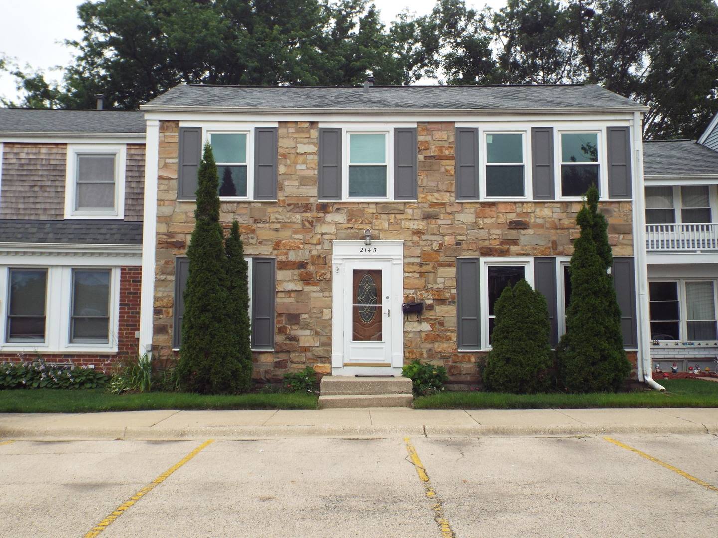 2143 Hassell RD, Hoffman Estates, IL 60169