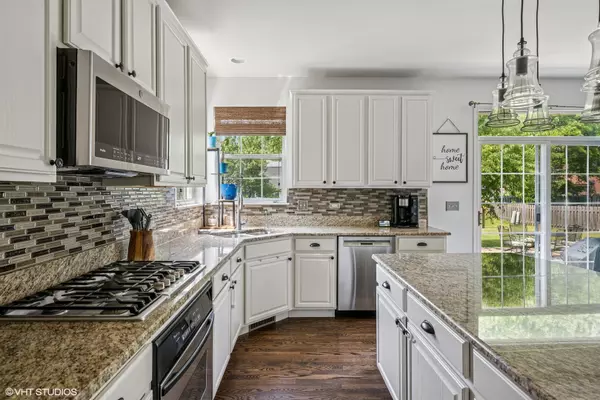 Cary, IL 60013,350 Sterling CIR