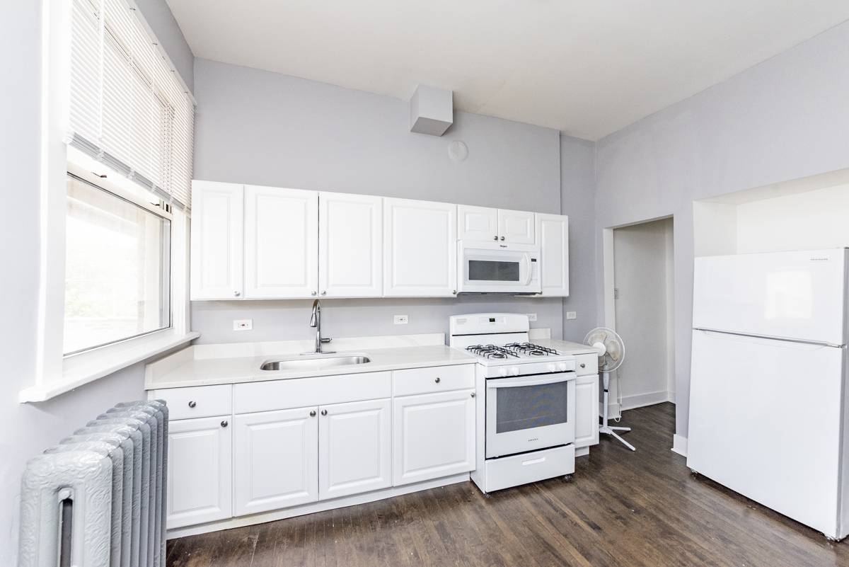 Oak Park, IL 60302,324 Lake ST #2R