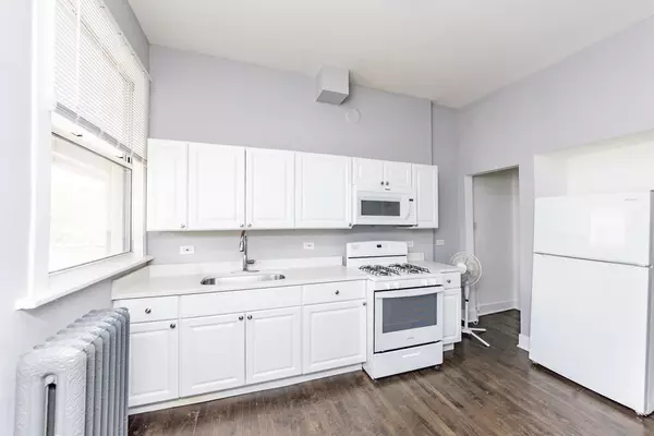 Oak Park, IL 60302,324 Lake ST #2R