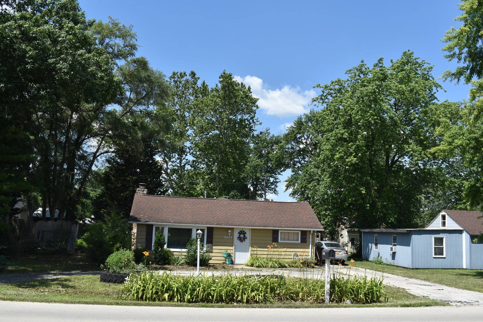 Joliet, IL 60435,2503 Gaylord RD