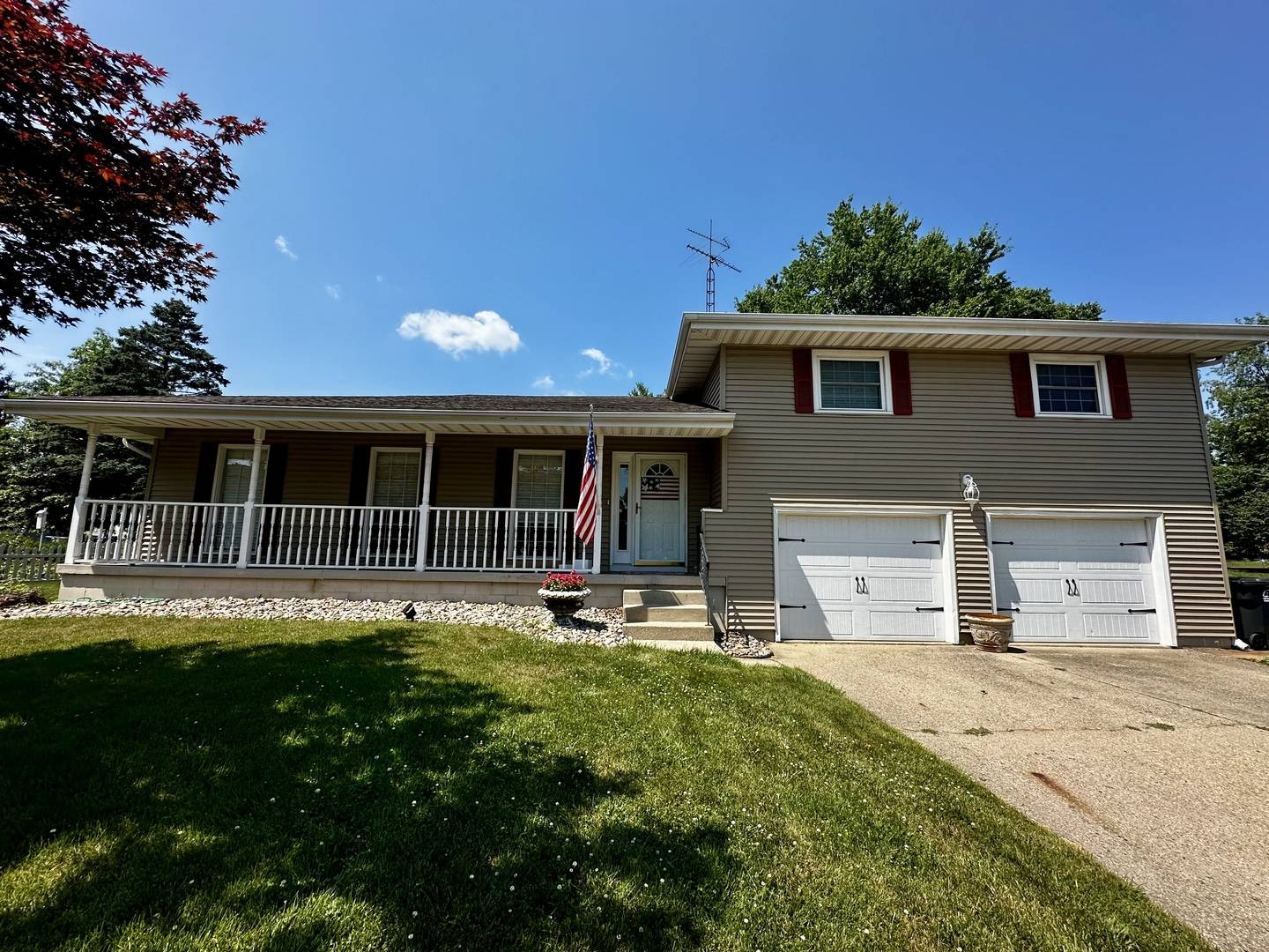 4670 N Adams DR, Decatur, IL 62526