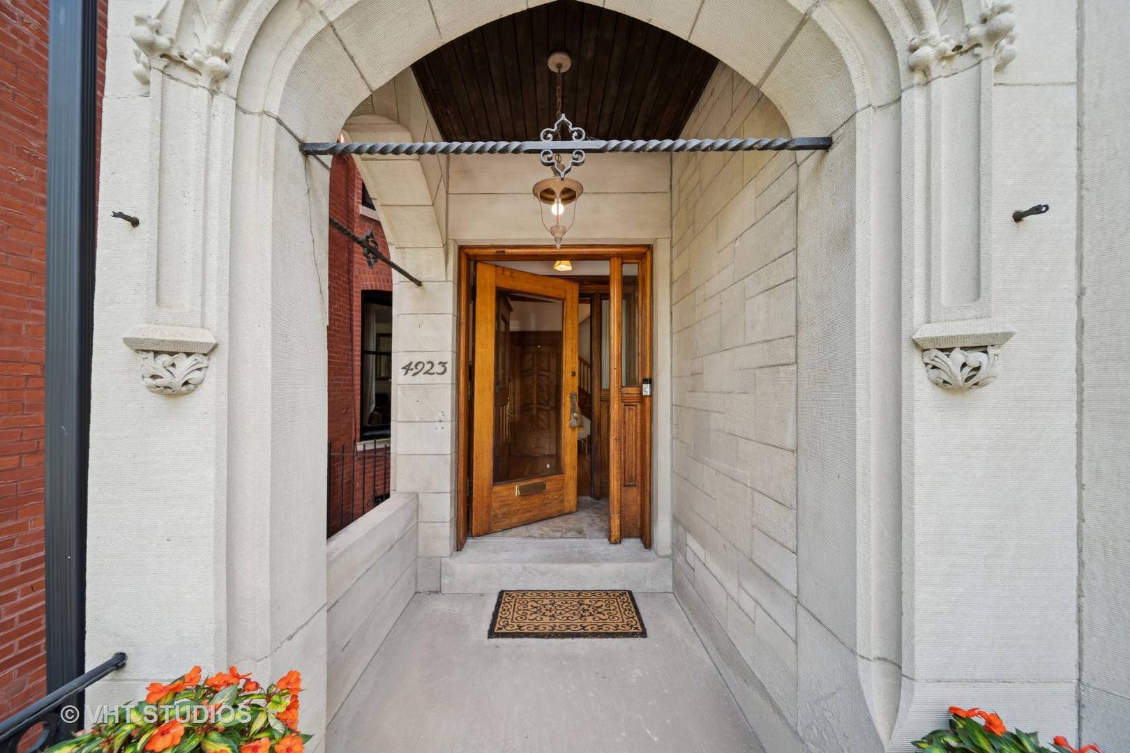 Chicago, IL 60615,4923 S Blackstone AVE
