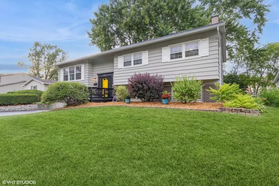 618 W BURR OAK DR, Arlington Heights, IL 60004