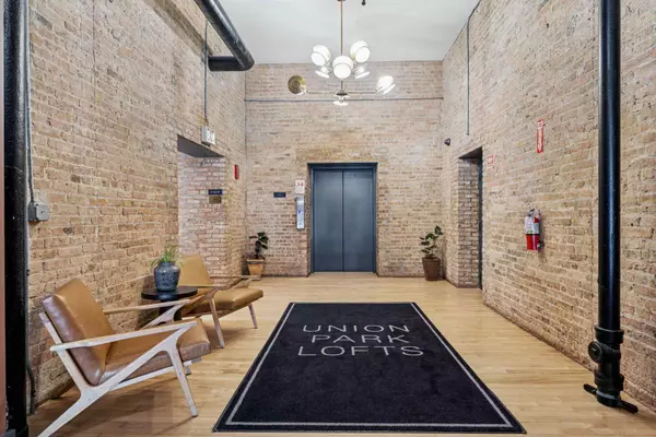 Chicago, IL 60607,1327 W Washington BLVD #5B