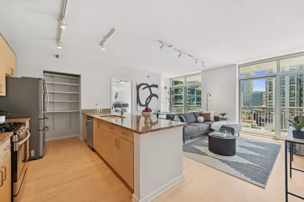 Chicago, IL 60654,330 W Grand AVE #1307