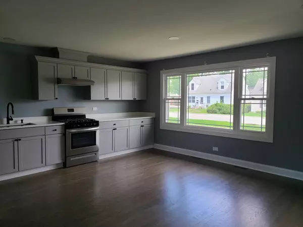 Grayslake, IL 60030,254 N Slusser ST #254