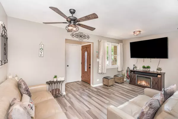 Hickory Hills, IL 60457,9049 Barberry LN