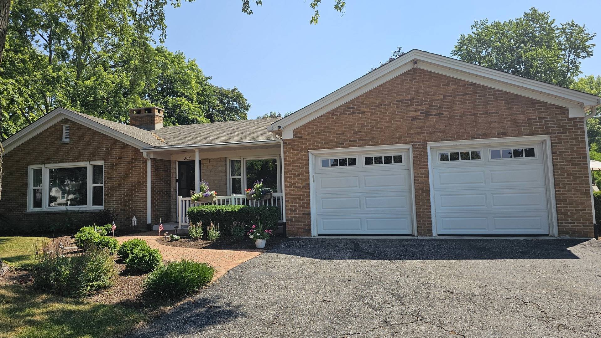 Naperville, IL 60540,304 S Loomis ST