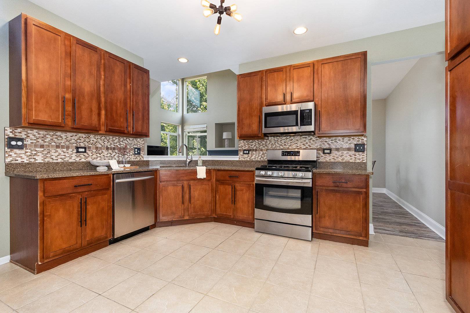 Shorewood, IL 60404,1617 FIELDSTONE DR S #13-1
